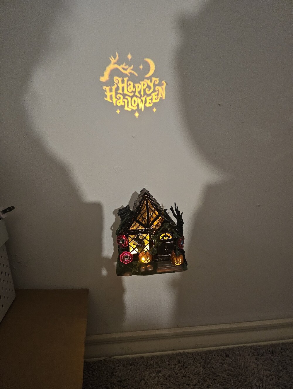 Bath Body Works HALLOWEEN Haunted Witch Cottage Projector Wallflower Plug In - Picture 3 of 12